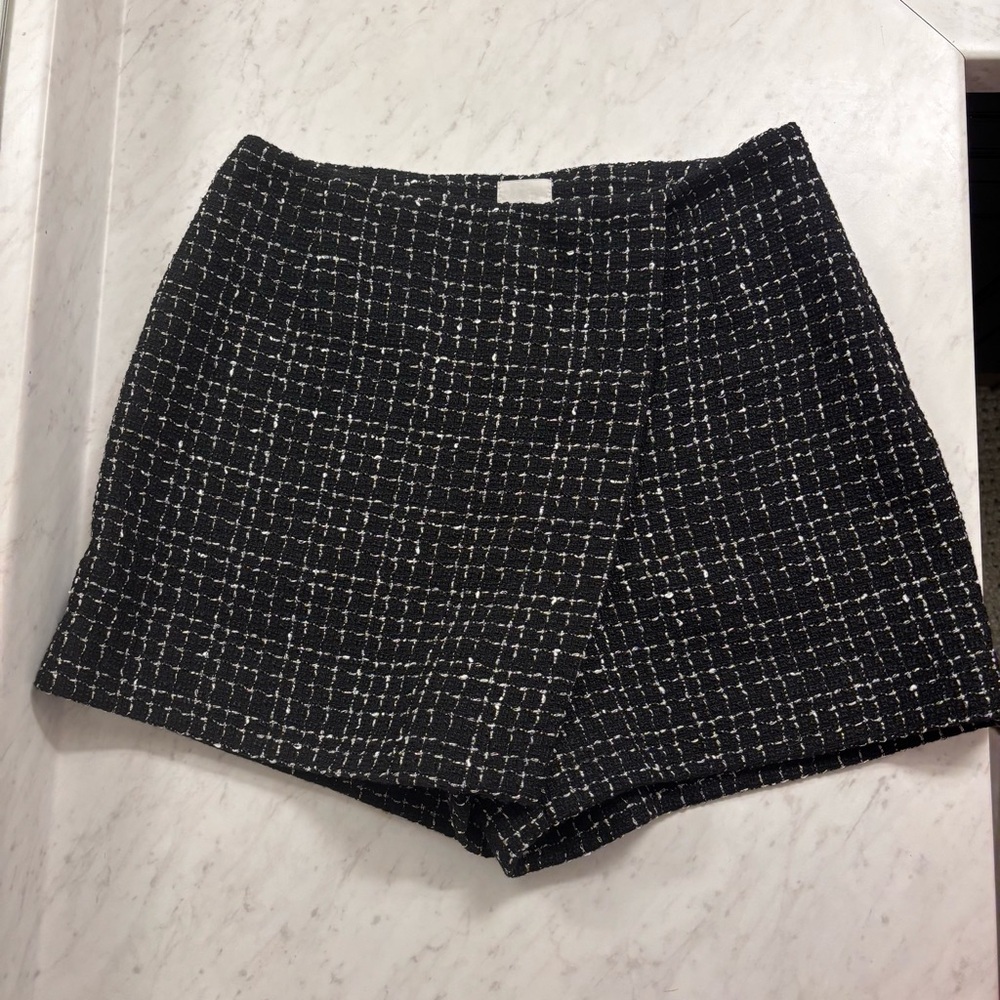 Anthropologie Black and White Tweed Skorts